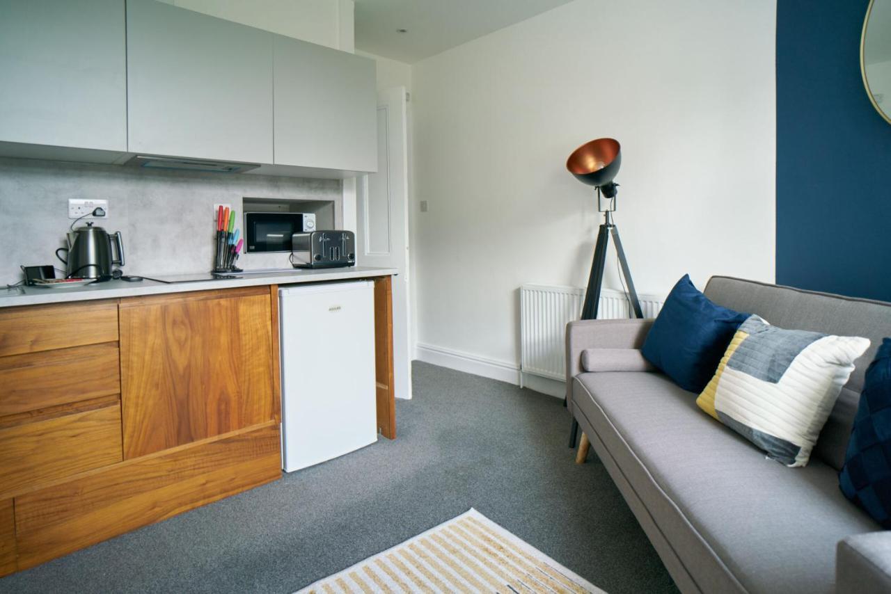 Meadow Apartment Dumbarton Bagian luar foto